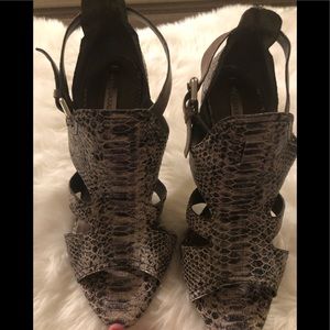BCBG gray snakeskin high heels, Sz 10 medium